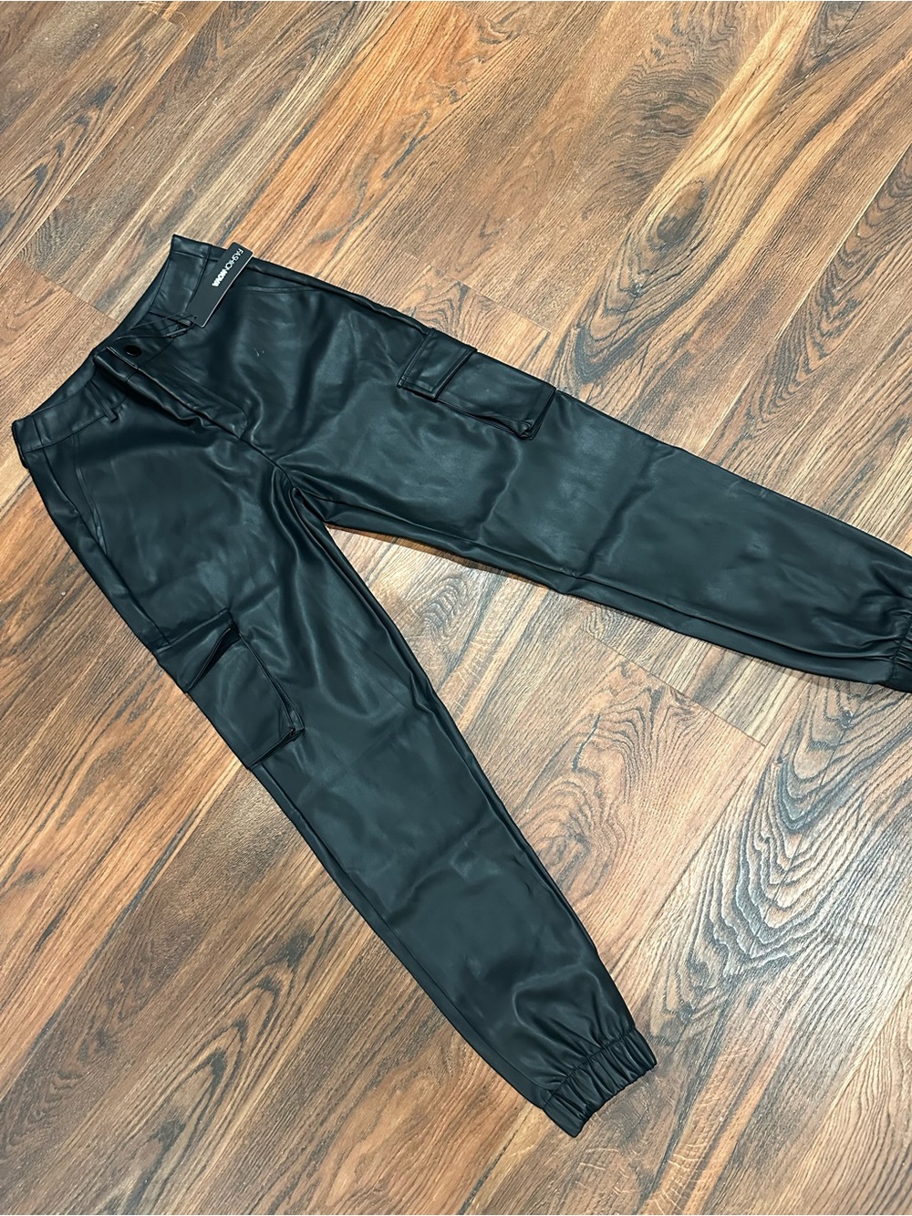 Women’s Black Faux Leather Cargo Jogger Pants - Unknown Brand - Picture 2 of 2